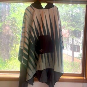 NOMADIX PONCHO